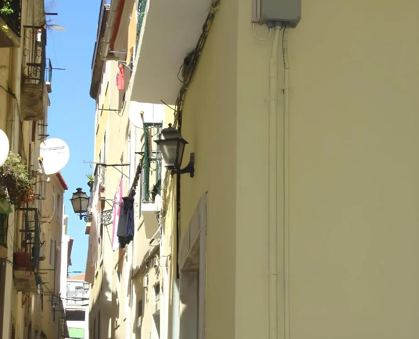 Casa Do Castelo 2- Work Or Relax In The Historic Heart Of Lisbon! Apartment