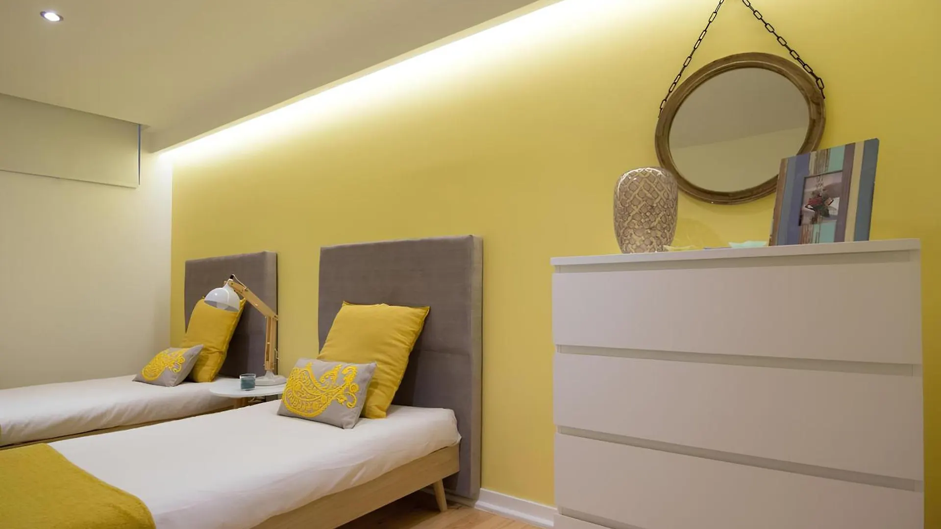 Casa Do Castelo 2- Work Or Relax In The Historic Heart Of Lisbon! Apartment